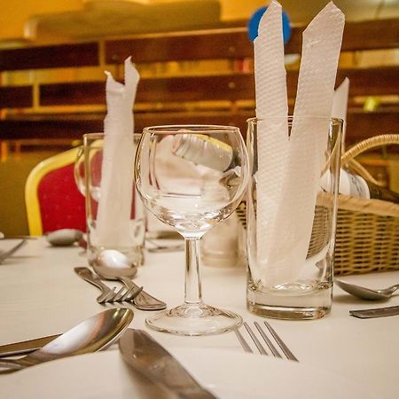 Eland Safari Hotel Nyeri Kültér fotó